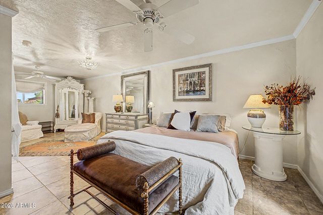 2233 N SUNSET Drive, Mesa, AZ 85215