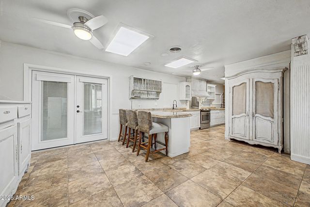 2233 N SUNSET Drive, Mesa, AZ 85215