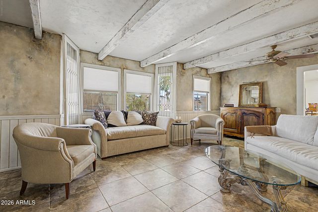 2233 N SUNSET Drive, Mesa, AZ 85215