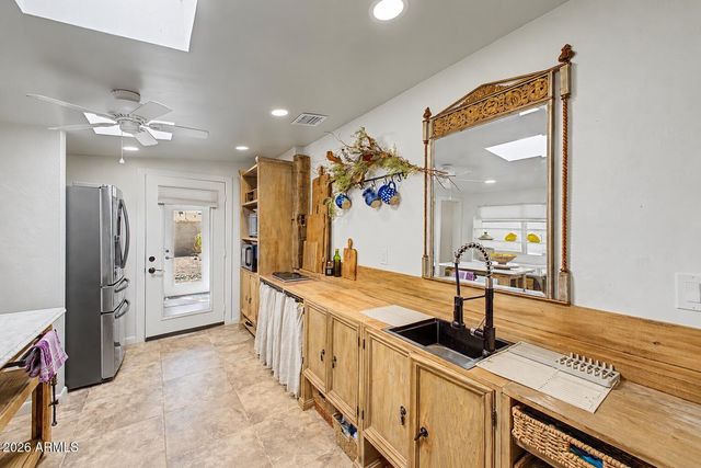 2233 N SUNSET Drive, Mesa, AZ 85215