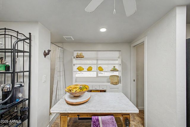 2233 N SUNSET Drive, Mesa, AZ 85215