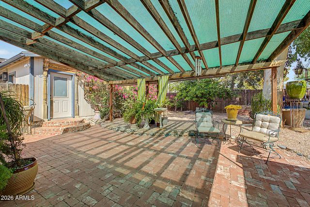 2233 N SUNSET Drive, Mesa, AZ 85215