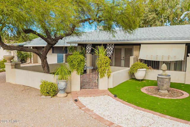 2233 N SUNSET Drive, Mesa, AZ 85215