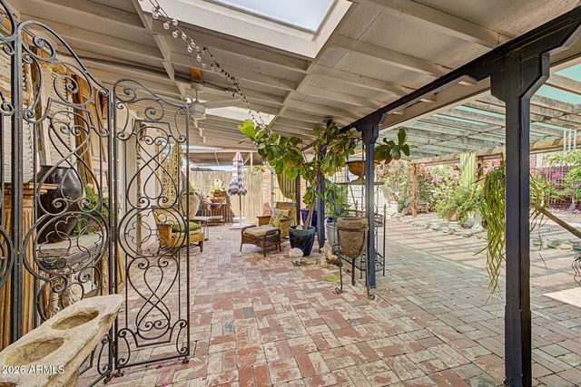 2233 N SUNSET Drive, Mesa, AZ 85215