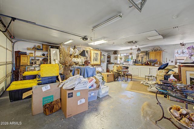 2233 N SUNSET Drive, Mesa, AZ 85215