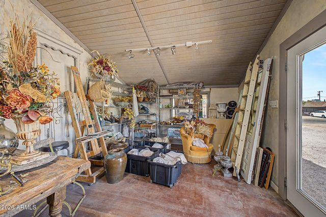 2233 N SUNSET Drive, Mesa, AZ 85215