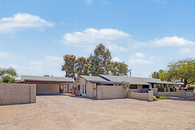 2233 N SUNSET Drive, Mesa, AZ 85215