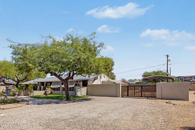 2233 N SUNSET Drive, Mesa, AZ 85215