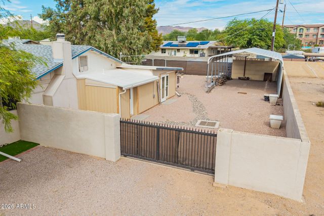 2233 N SUNSET Drive, Mesa, AZ 85215