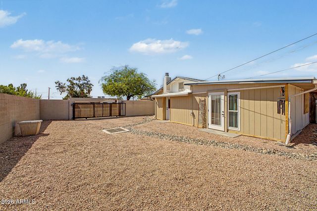 2233 N SUNSET Drive, Mesa, AZ 85215