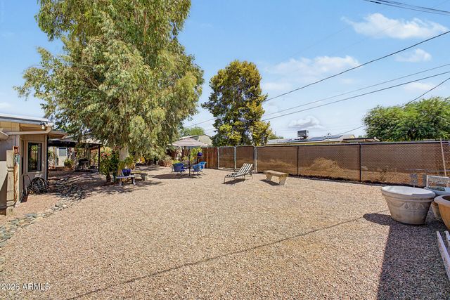 2233 N SUNSET Drive, Mesa, AZ 85215
