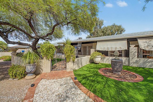 2233 N SUNSET Drive, Mesa, AZ 85215