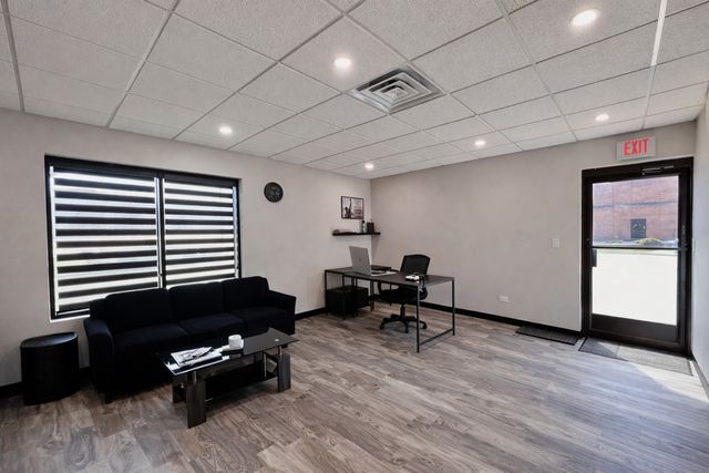 480 W Lake Street 2, Roselle, IL 60172