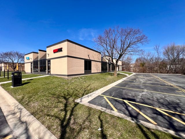 480 W Lake Street 2, Roselle, IL 60172
