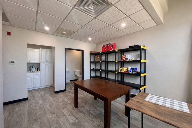 480 W Lake Street 2, Roselle, IL 60172