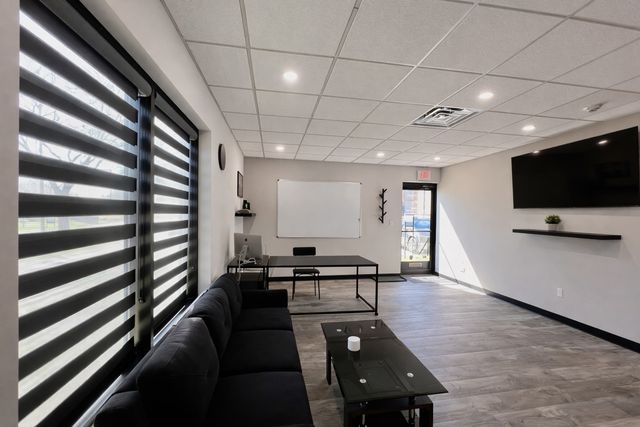 480 W Lake Street 2, Roselle, IL 60172