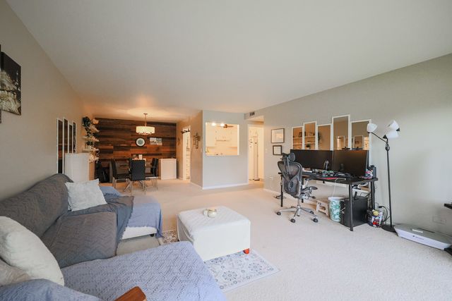 1105 N MILL Street 219, Naperville, IL 60563