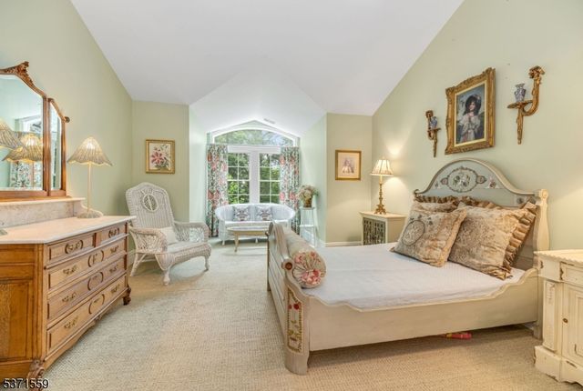 4 Alpine Dr, North Haledon Boro, NJ 07508