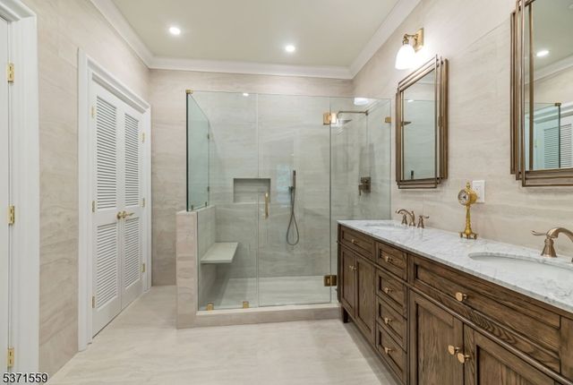 4 Alpine Dr, North Haledon Boro, NJ 07508