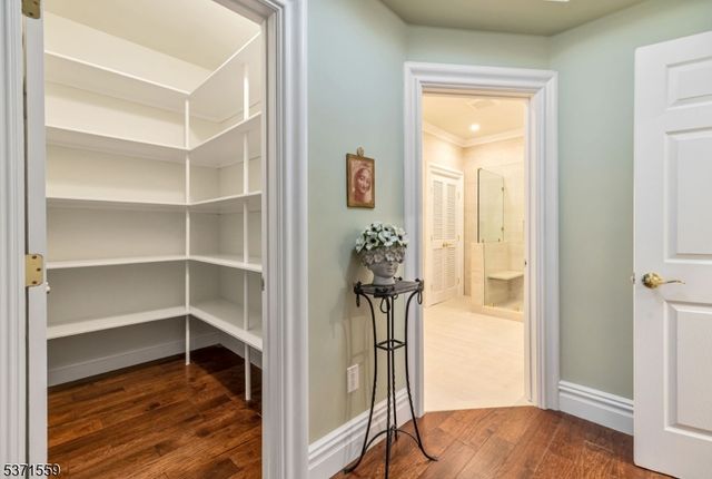 4 Alpine Dr, North Haledon Boro, NJ 07508