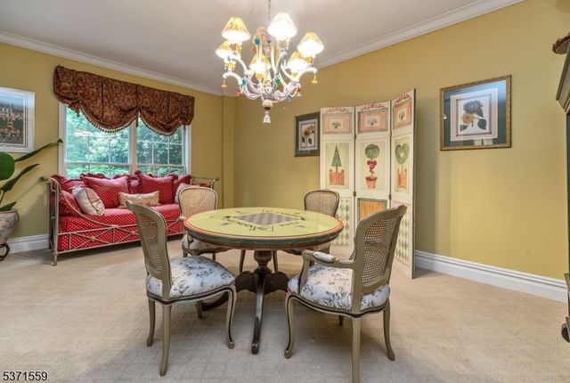 4 Alpine Dr, North Haledon Boro, NJ 07508