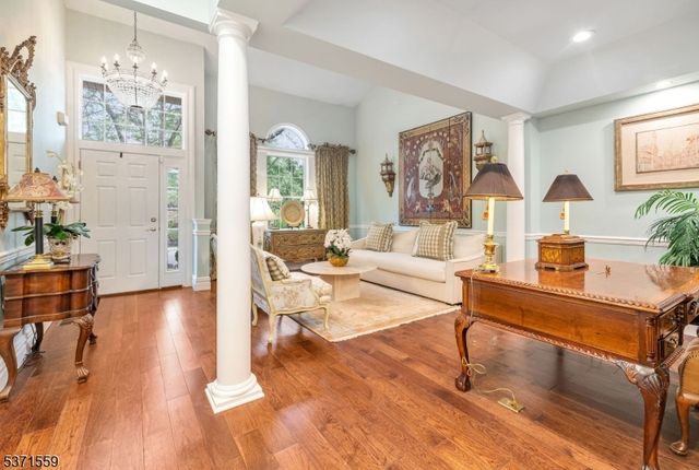 4 Alpine Dr, North Haledon Boro, NJ 07508