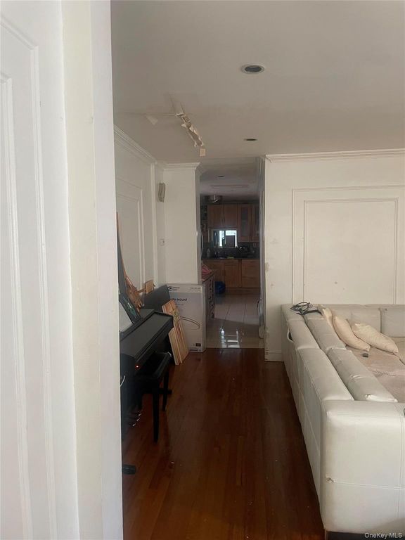 187-22 Keeseville Avenue, Saint Albans, NY 11412 — photo 2