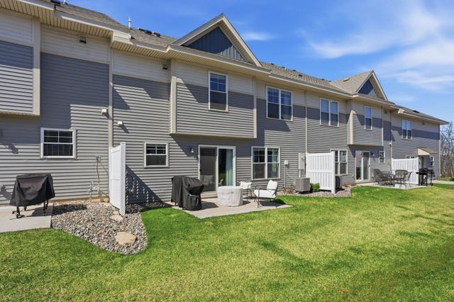 9492 Bridle Way, Victoria, MN 55386