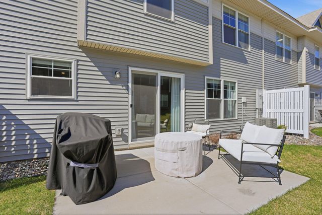 9492 Bridle Way, Victoria, MN 55386