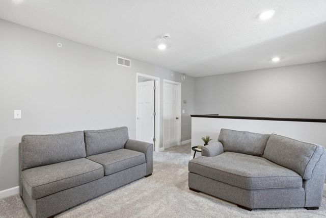 9492 Bridle Way, Victoria, MN 55386