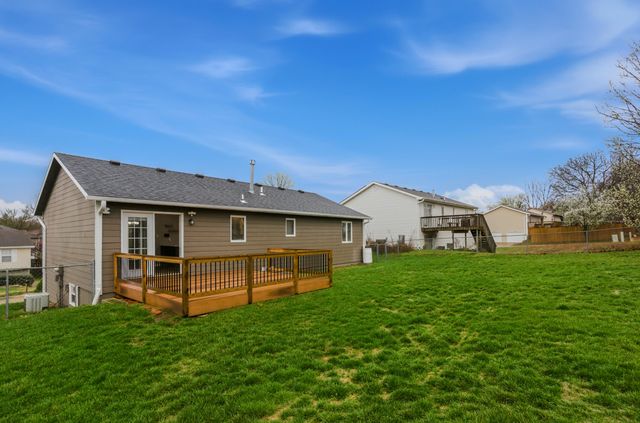 2205 BRIDGEWATER DR, Columbia, MO 65202