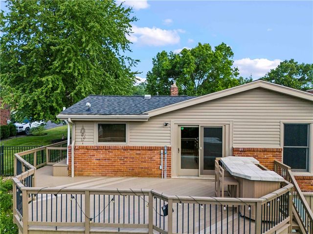 636 Aljo Drive, Upper St Clair, PA 15241