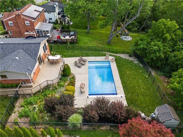 636 Aljo Drive, Upper St Clair, PA 15241