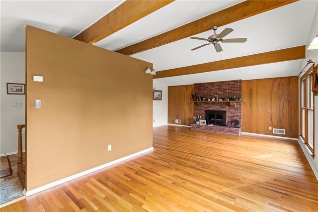 636 Aljo Drive, Upper St Clair, PA 15241