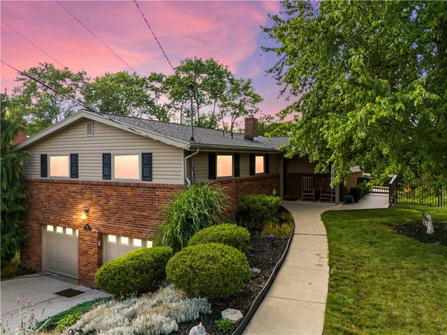 636 Aljo Drive, Upper St Clair, PA 15241
