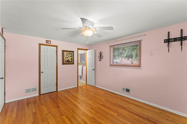 636 Aljo Drive, Upper St Clair, PA 15241