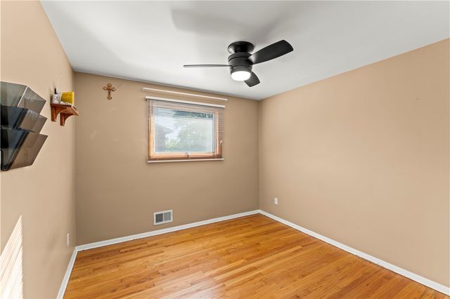 636 Aljo Drive, Upper St Clair, PA 15241