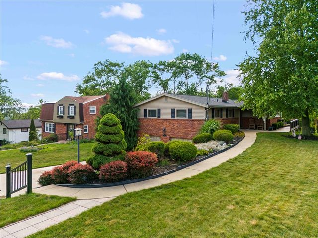 636 Aljo Drive, Upper St Clair, PA 15241