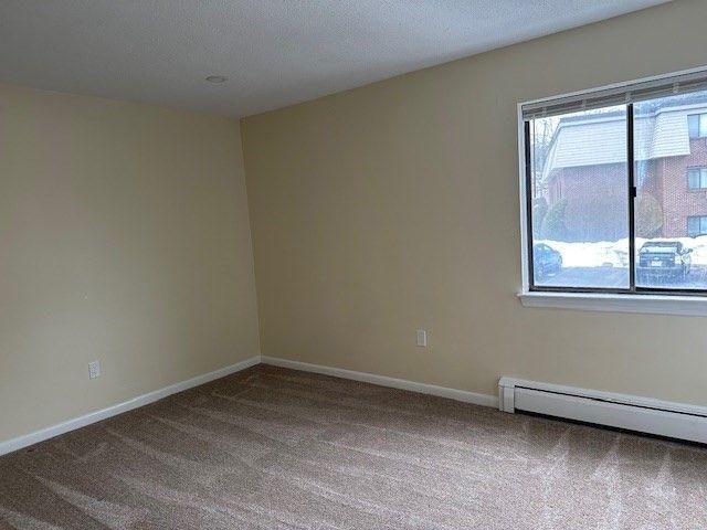 12 Hallmark Gdns 7, Burlington, MA 01803