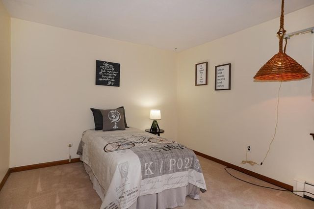 12 Hallmark Gdns 7, Burlington, MA 01803