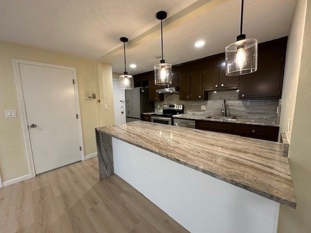 12 Hallmark Gdns 7, Burlington, MA 01803