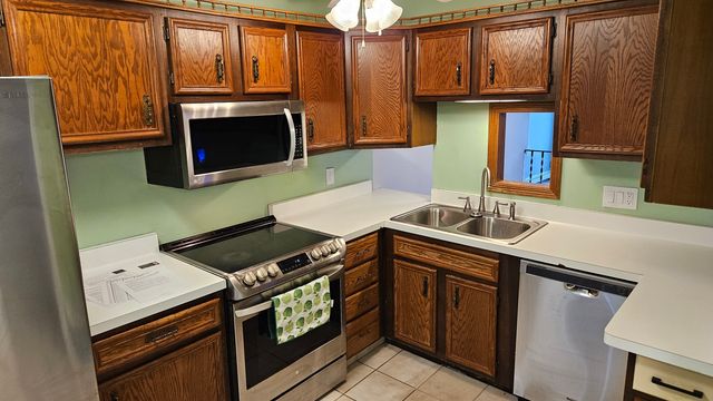 2929 Sunnyside Drive B326, Rockford, IL 61114