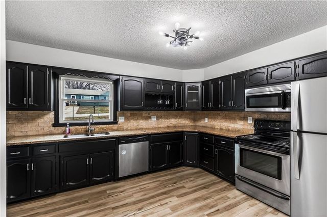 4630 NE 43rd Terrace, Kansas City, MO 64117