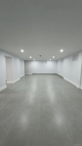 4077 Seton Avenue, Bronx, NY 10466