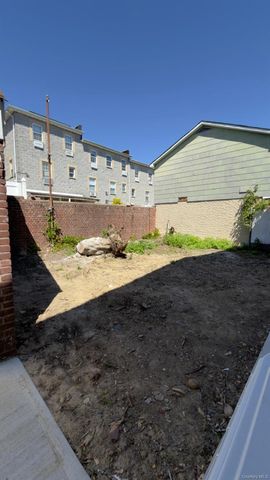 4077 Seton Avenue, Bronx, NY 10466