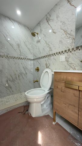 4077 Seton Avenue, Bronx, NY 10466