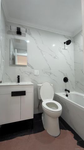 4077 Seton Avenue, Bronx, NY 10466