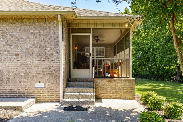 222 Osprey Dr, Gallatin, TN 37066
