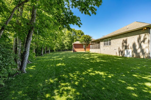 222 Osprey Dr, Gallatin, TN 37066