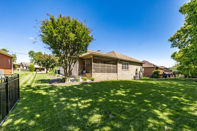 222 Osprey Dr, Gallatin, TN 37066